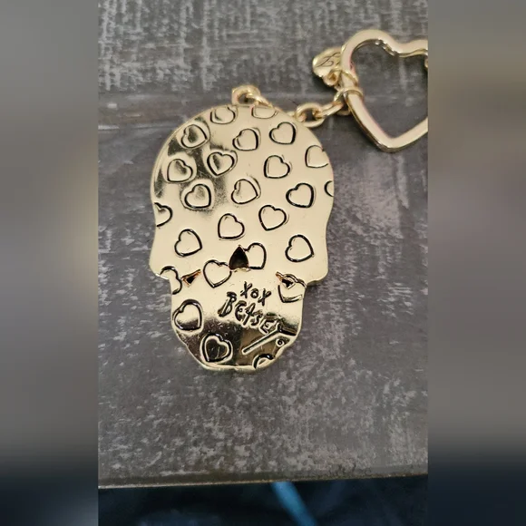 Betsey Johnson Rare Glitter Crystal Skull Key Chain - Picture 6 of 11